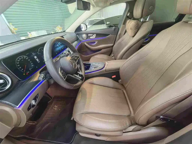 Mercedes-Benz E-Class — Фото автомобиля 16