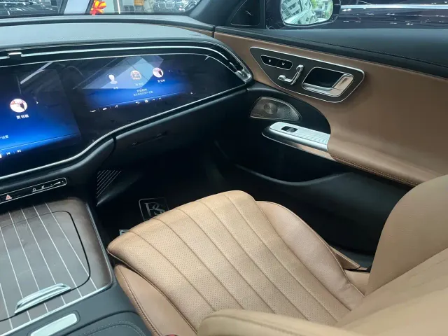 Mercedes-Benz E-Class — Фото автомобиля 7