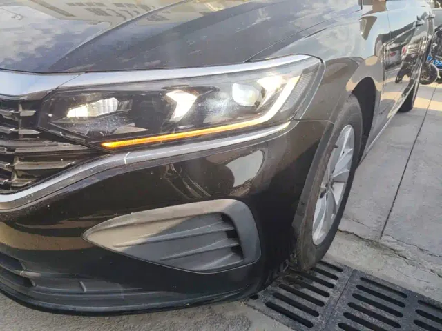 Volkswagen Passat — Фото автомобиля 23