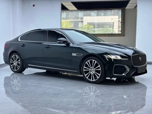 Jaguar XFL — Фото автомобиля 3