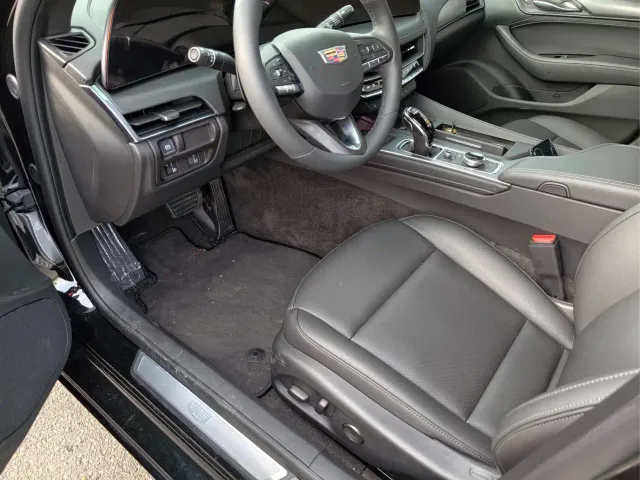 Cadillac CT5 — Фото автомобиля 9