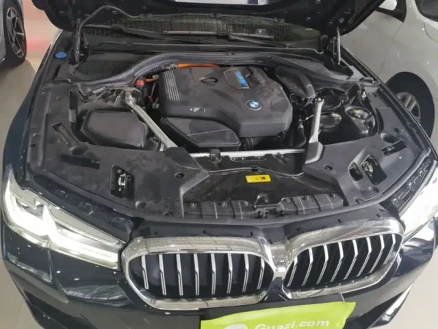 BMW 5 Series — Фото автомобиля 19