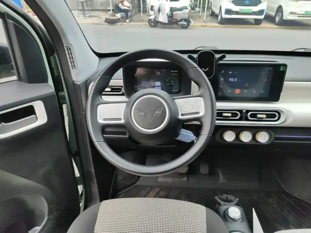 Wuling Hongguang Mini EV — Фото автомобиля 10
