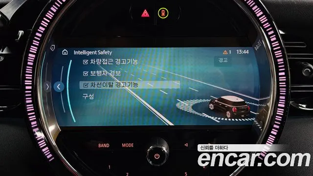 Mini Cooper Cooper 5 дверей Classic — Фото автомобиля 30