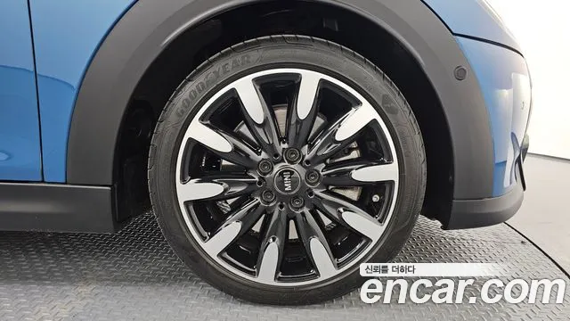 Mini Cooper — Фото автомобиля 5