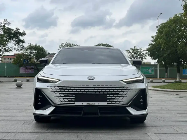 Changan UNI-V — Фото автомобиля 2
