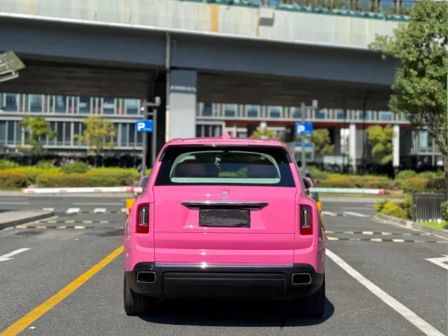 Rolls-Royce Cullinan — Фото автомобиля 7