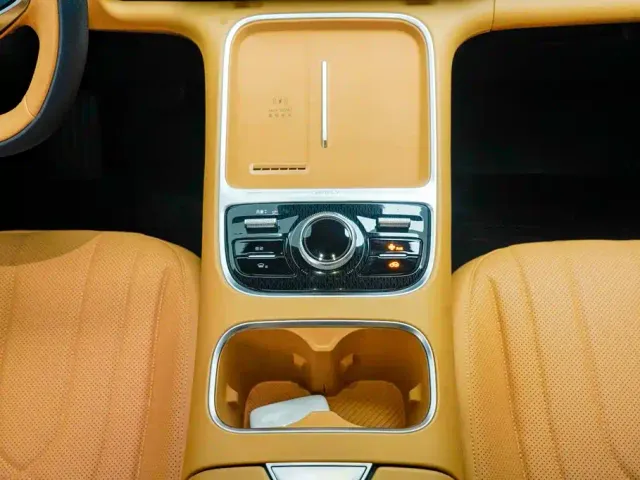 Geely Galaxy Starship 7 EM-i — Фото автомобиля 23
