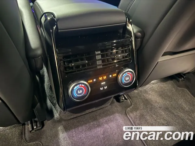 Land Rover Range Rover Sport — Фото автомобиля 9