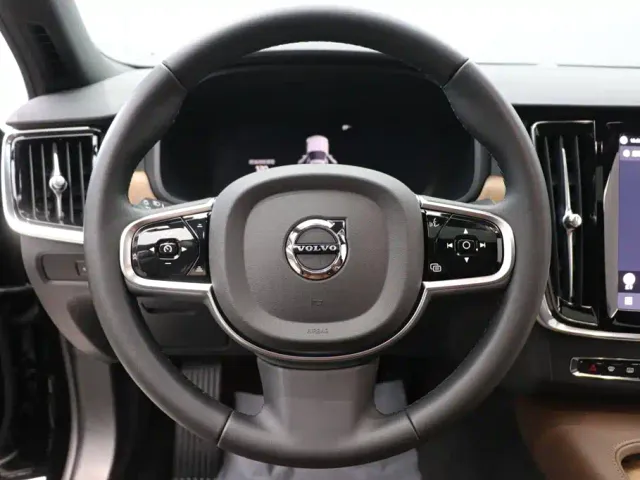 Volvo S90 — Фото автомобиля 15