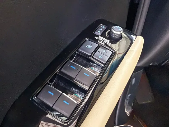 Toyota Vellfire — Фото автомобиля 19
