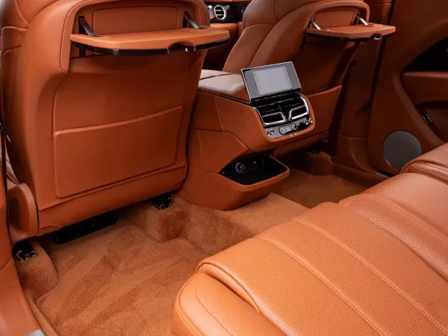 Bentley Bentayga — Фото автомобиля 14