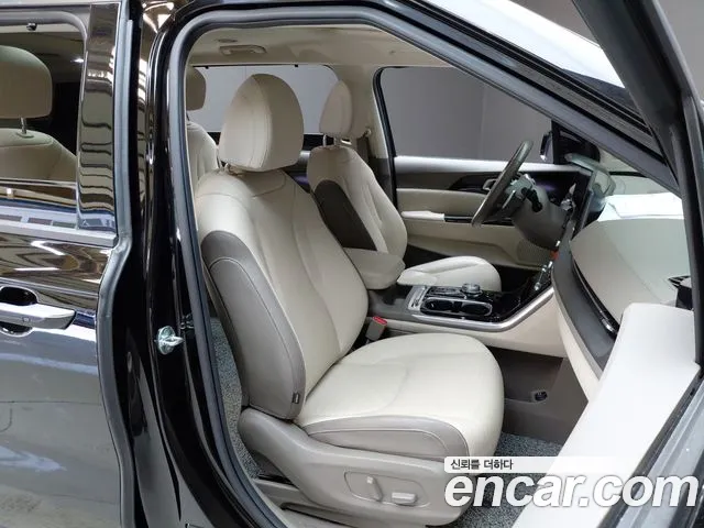 Kia Carnival Generation 4 — Фото автомобиля 16