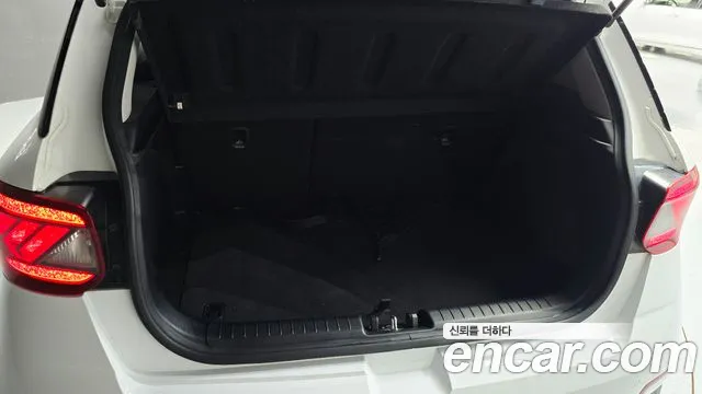 Hyundai Venue — Фото автомобиля 17