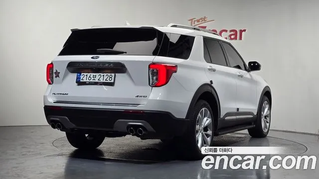 Ford Explorer Explorer 6 поколение 3.0 Platinum 4WD — Фото автомобиля 2