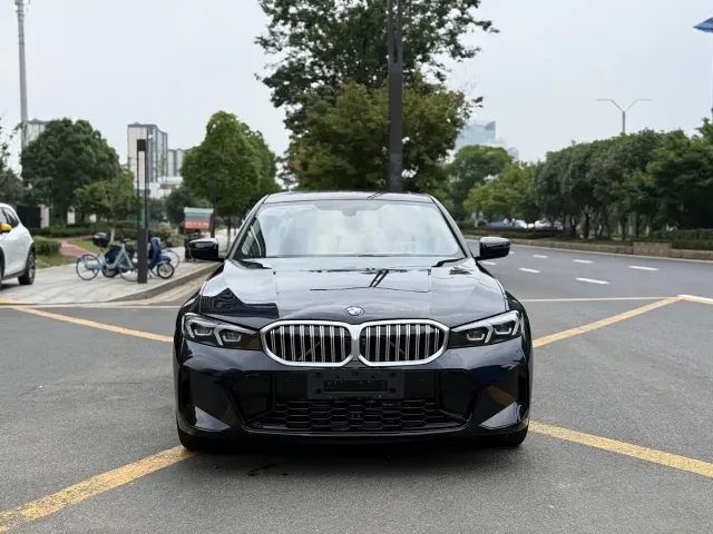 BMW 3 Series — Фото автомобиля 2