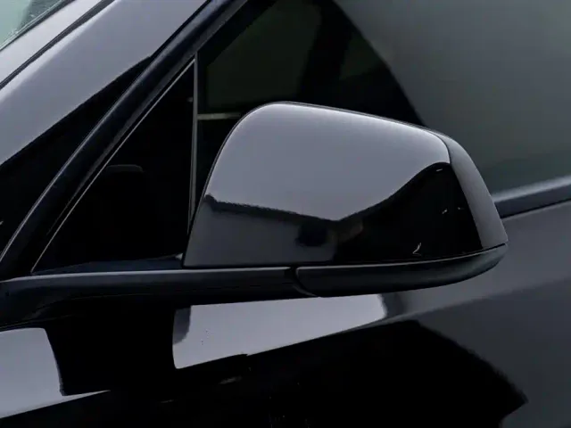 Tesla Model Y — Фото автомобиля 23