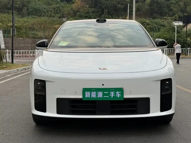 Li Auto i6 — Фото автомобиля 2