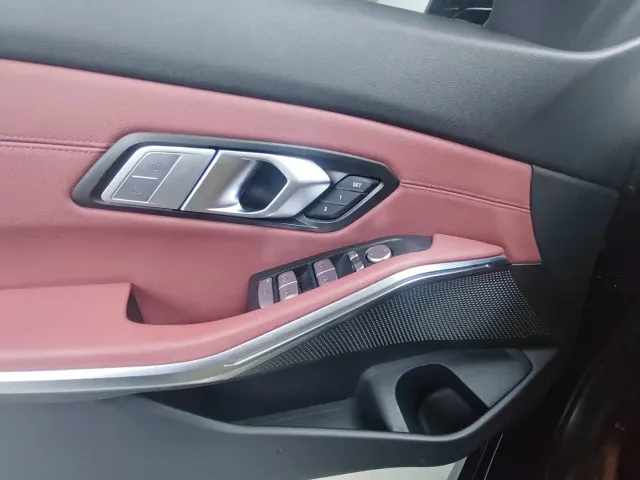 BMW 3 Series — Фото автомобиля 10