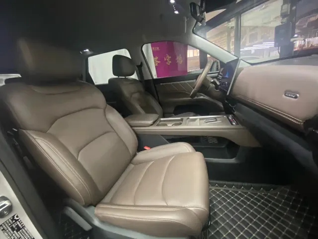 Wuling Starlight 560 — Фото автомобиля 16