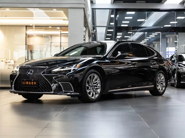 Фотография автомобиля — Lexus LS