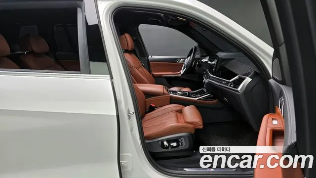 BMW X7 — Фото автомобиля 10