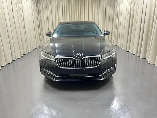 Skoda Superb — Фото автомобиля 2