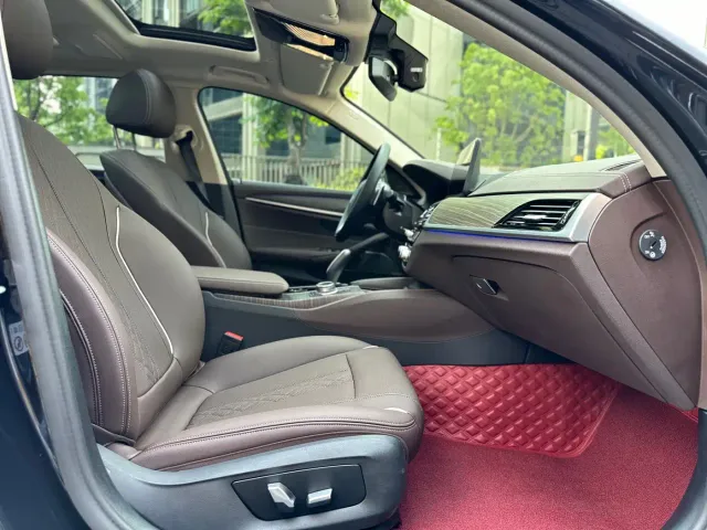 BMW 5 Series — Фото автомобиля 9