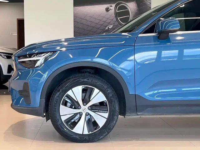 Volvo XC40 — Фото автомобиля 4