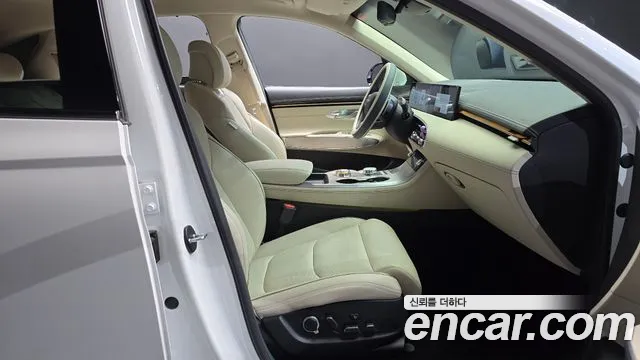 Genesis GV70 — Фото автомобиля 16