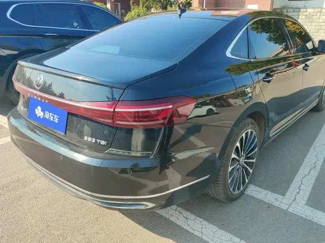 Volkswagen Passat — Фото автомобиля 3