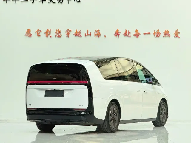 Li Auto MEGA — Фото автомобиля 6