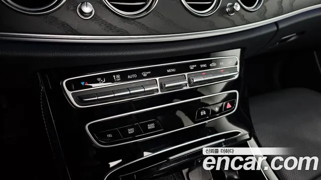 Mercedes-Benz E-Class — Фото автомобиля 15
