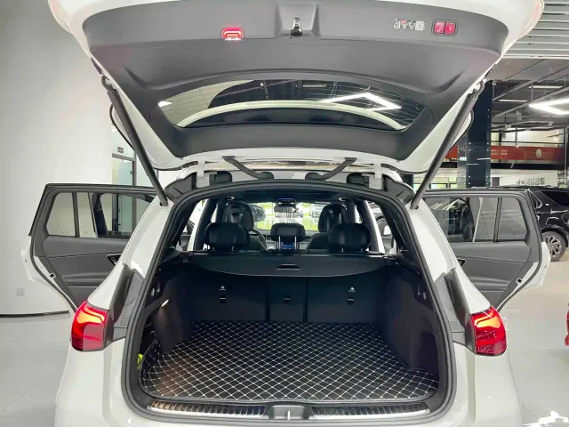 Mercedes-Benz Mercedes-Benz GLC 2024 Facelift GLC 260 L 4MATIC Luxury 5-seater — Фото автомобиля 15