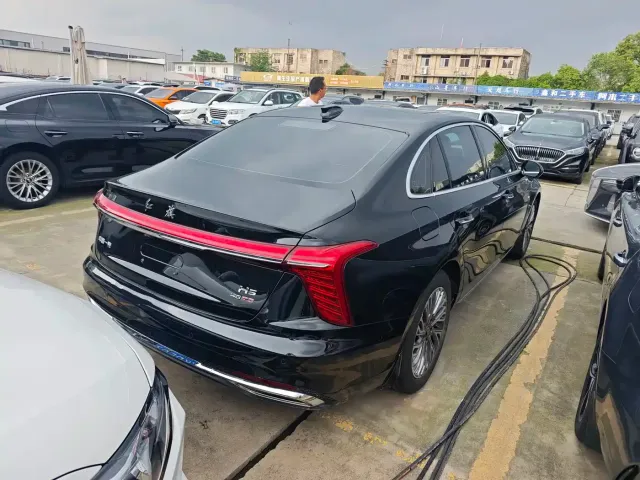 Hongqi H5 — Фото автомобиля 16