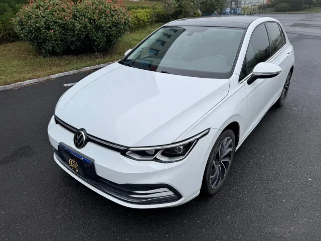 Фотография автомобиля — Volkswagen Golf
