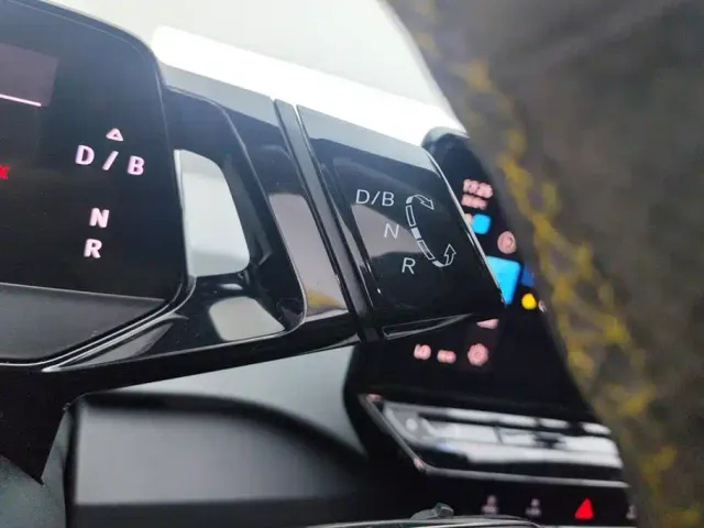 Volkswagen ID.3 — Фото автомобиля 16