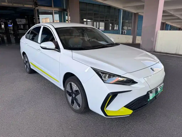 Dongfeng Aeolus Dongfeng Fengshen E70 2023 PRO Changxing Edition — Фото автомобиля 3