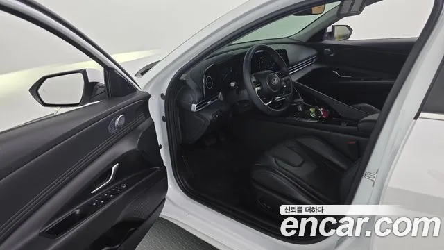 Hyundai Avante CN7 — Фото автомобиля 15