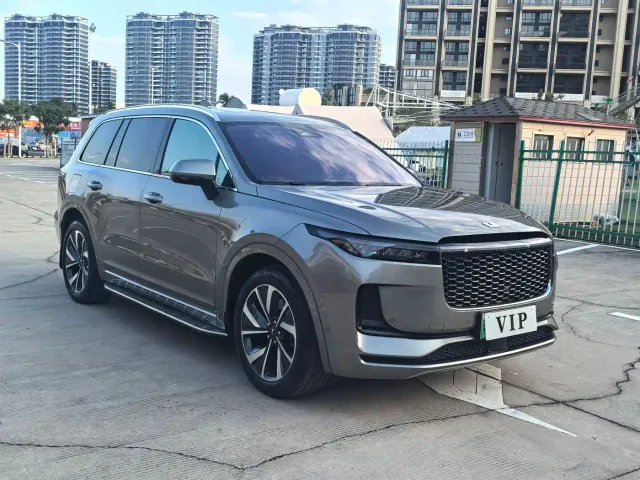 Li Auto ONE — Фото автомобиля 4