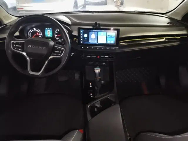Roewe i5 — Фото автомобиля 12