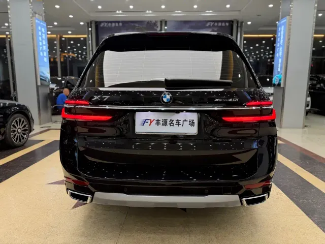 BMW X7 — Фото автомобиля 28