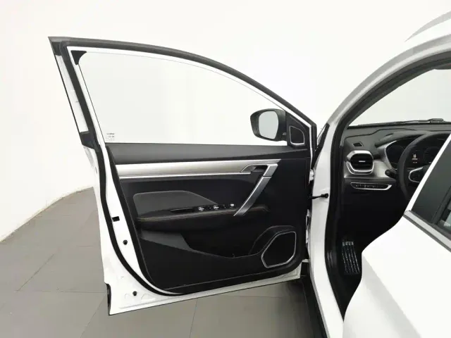 Geely Binyue — Фото автомобиля 8