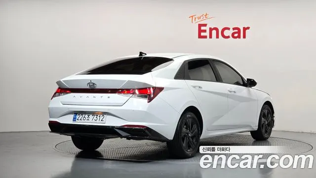 Hyundai Avante — Фото автомобиля 2