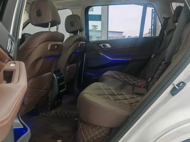 BMW X5 — Фото автомобиля 11