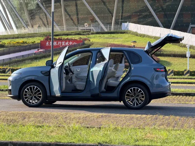 Leapmotor B10 — Фото автомобиля 27
