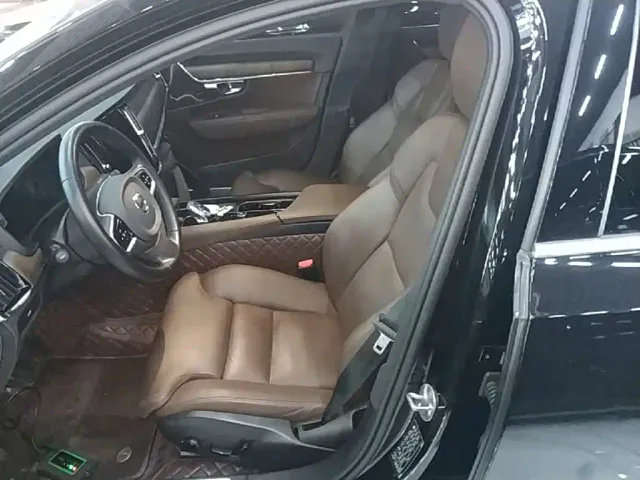 Volvo S90 — Фото автомобиля 14