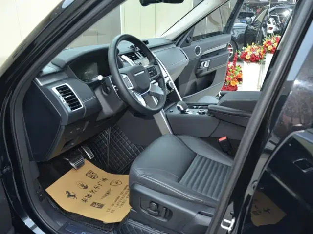 Land Rover Discovery — Фото автомобиля 4