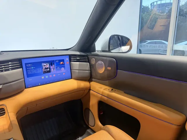 IM Motors LS8 — Фото автомобиля 14