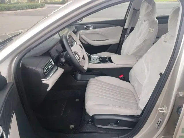 Geely Galaxy Stellar 6 — Фото автомобиля 14
